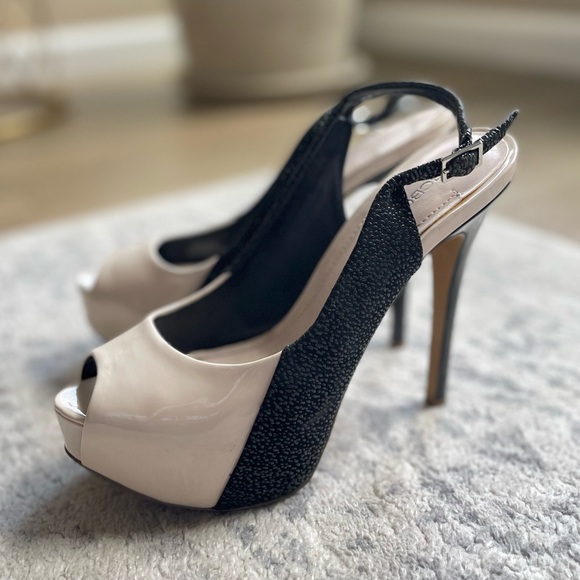 BCBG, platform peep toe heels, Nude and black, size 7 1/2 - Picture 1 of 4